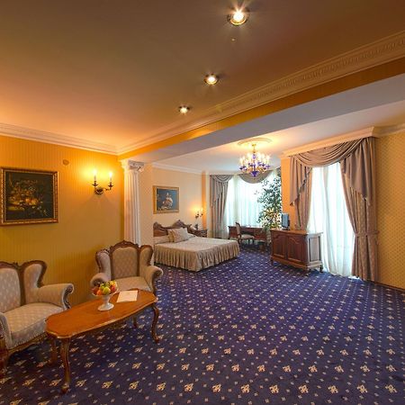 Grand Hotel London Varna Exteriér fotografie Suite
