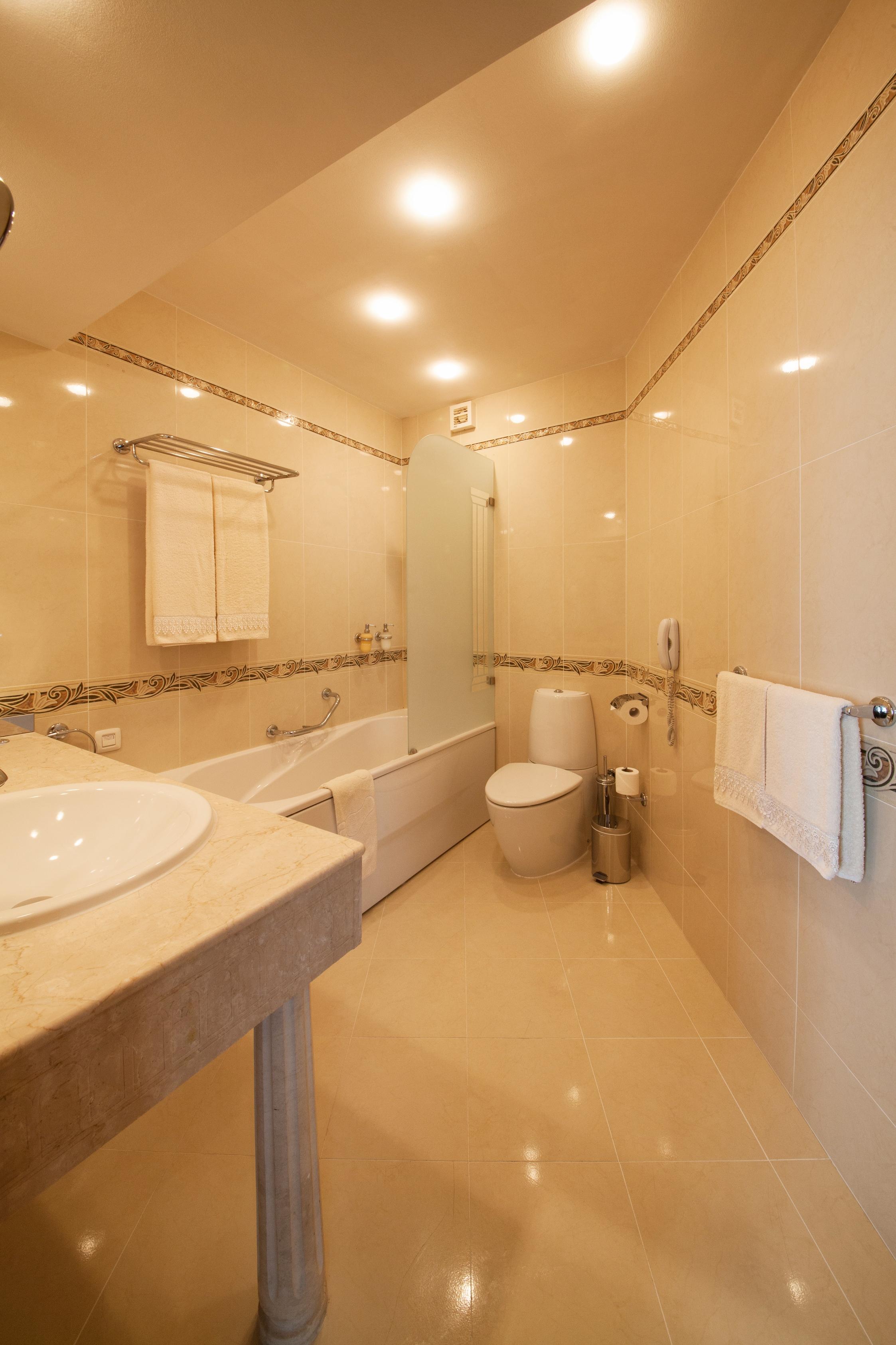 Grand Hotel London Varna Exteriér fotografie Bathroom