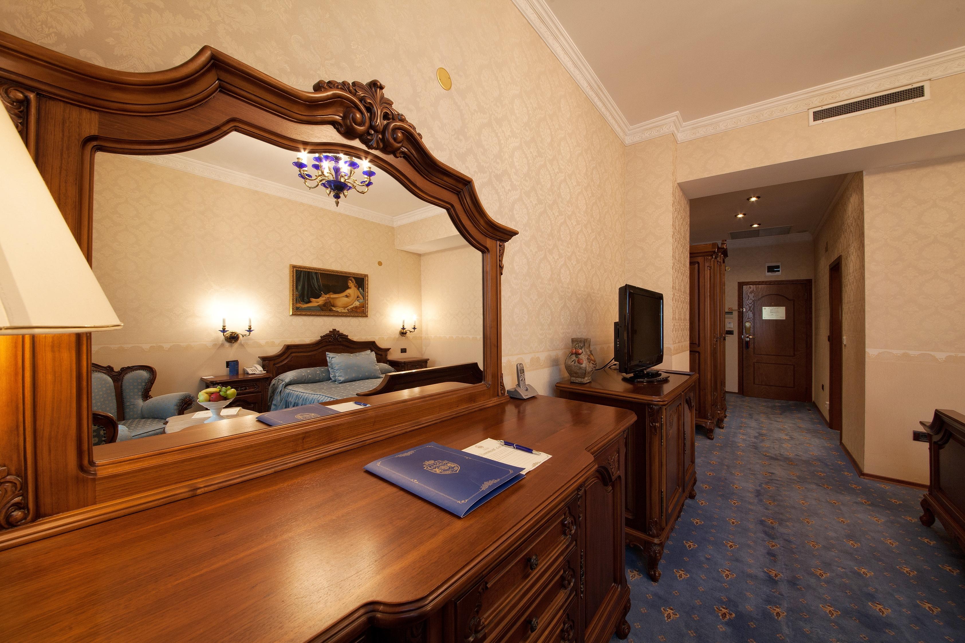 Grand Hotel London Varna Exteriér fotografie A room at the hotel