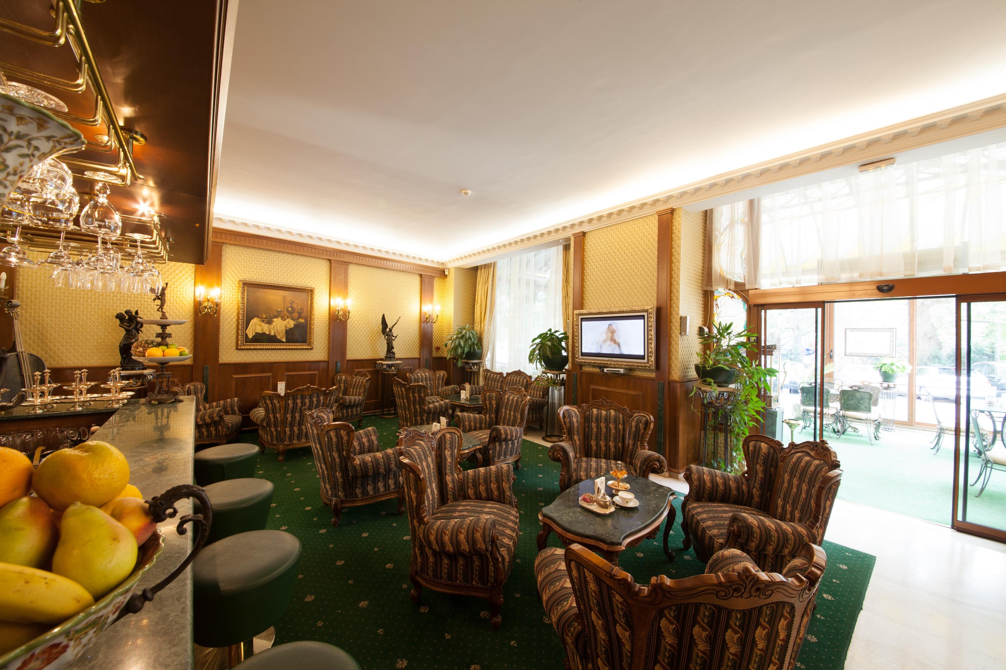 Grand Hotel London Varna Exteriér fotografie The lobby