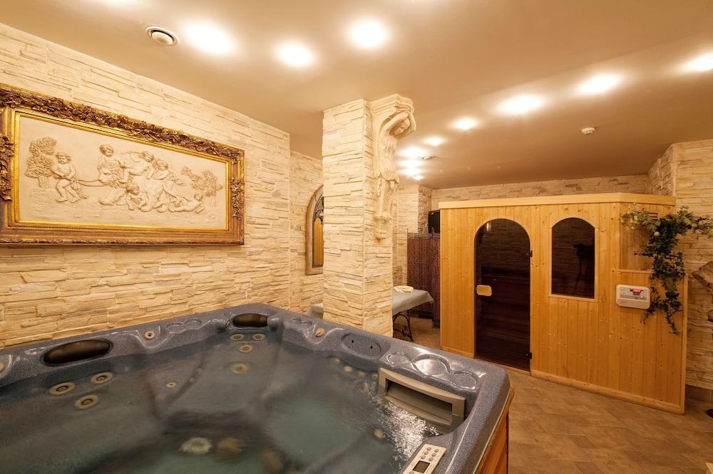 Grand Hotel London Varna Exteriér fotografie A modern spa
