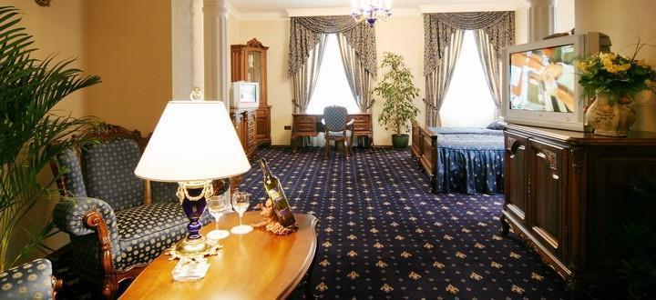 Grand Hotel London Varna Pokoj fotografie A suite at the hotel